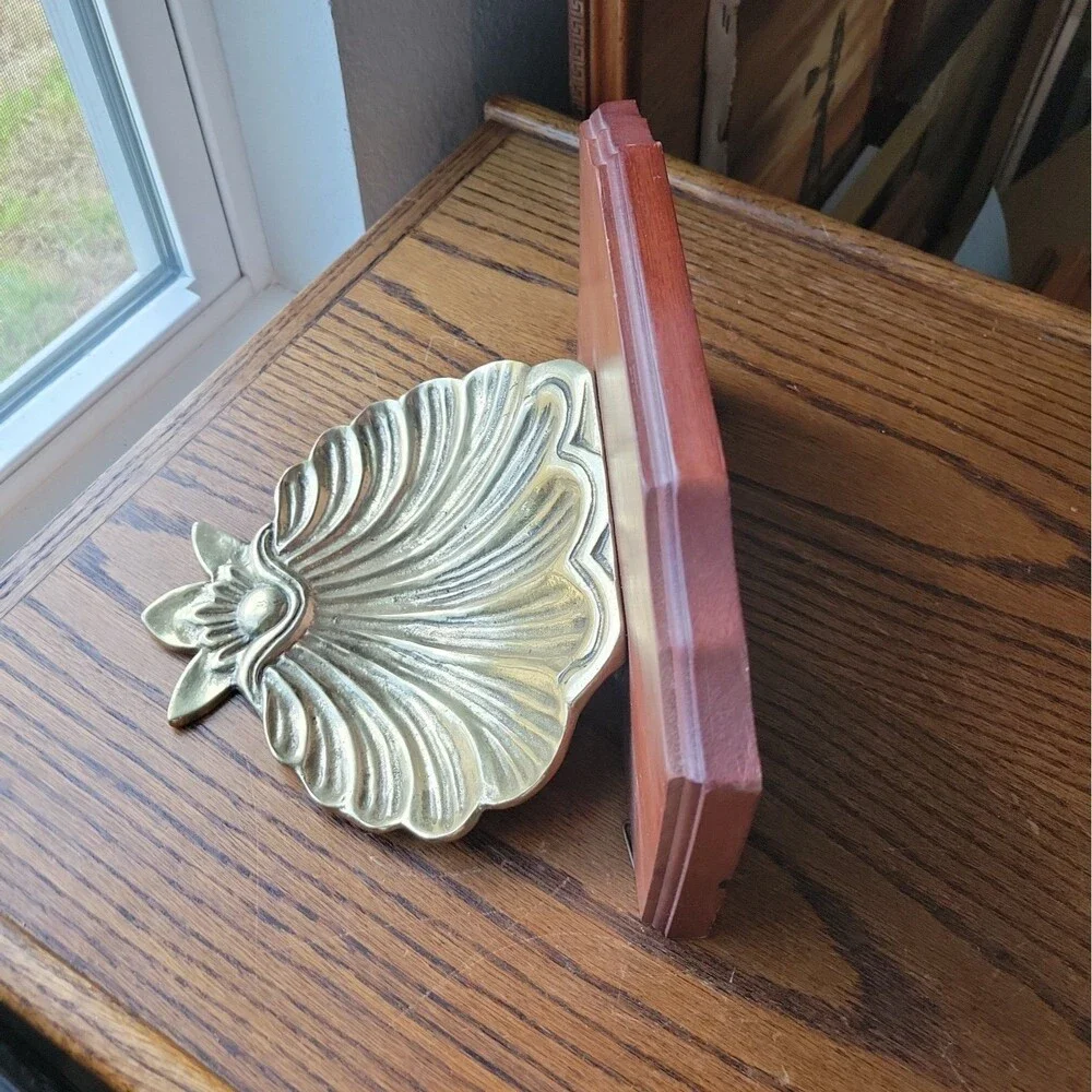 Vtg Seashell Wall Shelf Solid Brass Wood Scallop Gold Shell Hollywood Regency